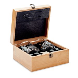 Whisky set in bamboo box MO9941