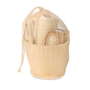 Bath gift set in wooden bucket MO3110